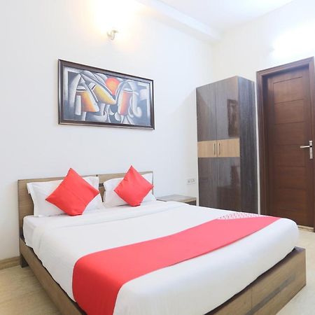 Oyo 72519 Meera Bhawan Hotel วรินดาวัน ภายนอก รูปภาพ