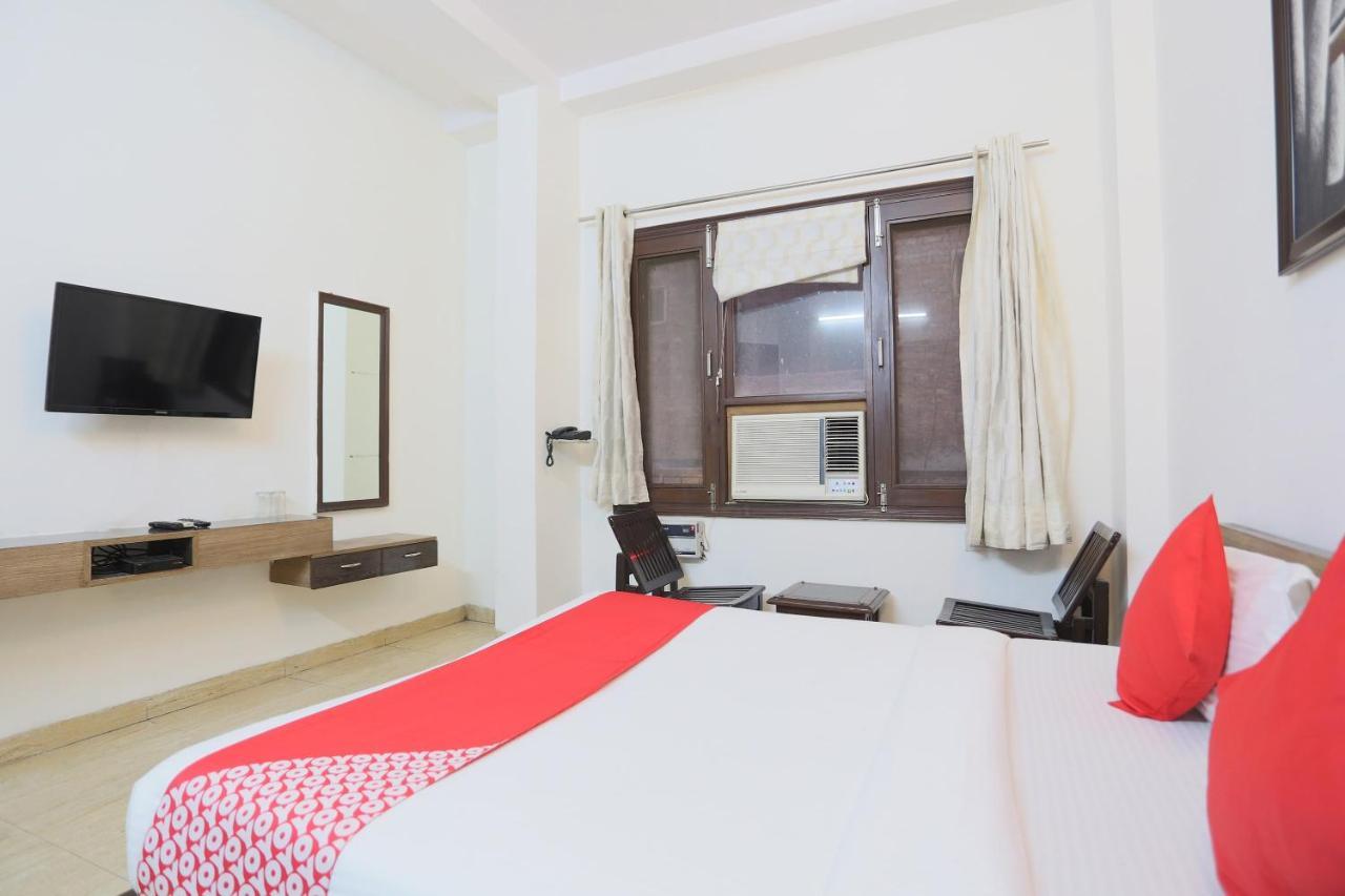 Oyo 72519 Meera Bhawan Hotel วรินดาวัน ภายนอก รูปภาพ
