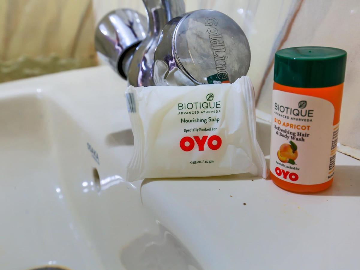 Oyo 72519 Meera Bhawan Hotel วรินดาวัน ภายนอก รูปภาพ